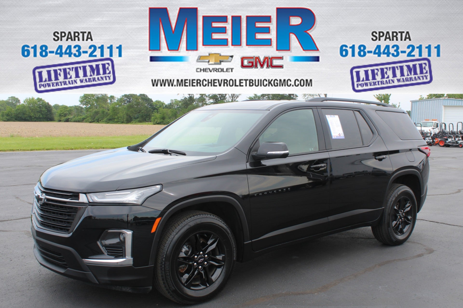 2023 Chevrolet Traverse LT Cloth in Mosaic Black Metallic — front three-quarter view